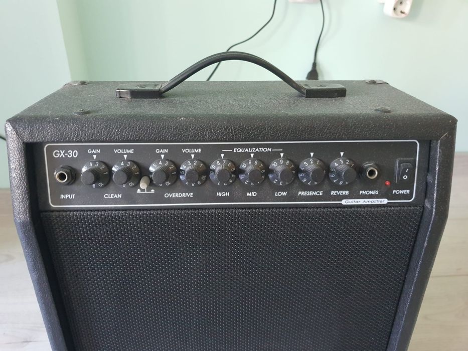 30 watt 2 канален гитарен усилвател