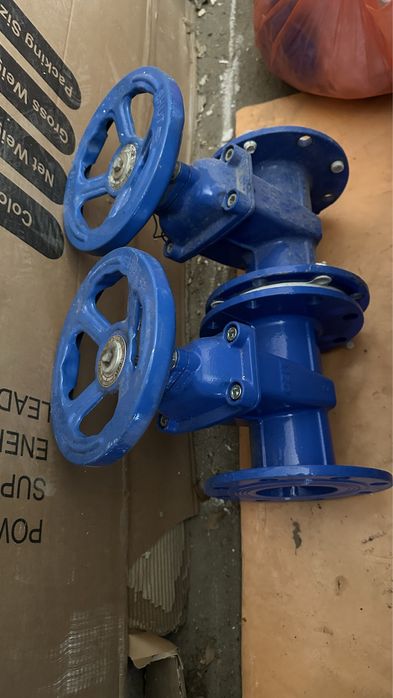 Задвижка 100 дм новый