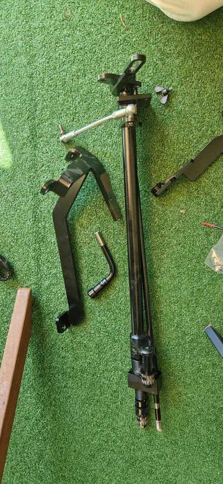 Set de pedale auxiliare (copilot) pentru instructaj auto.