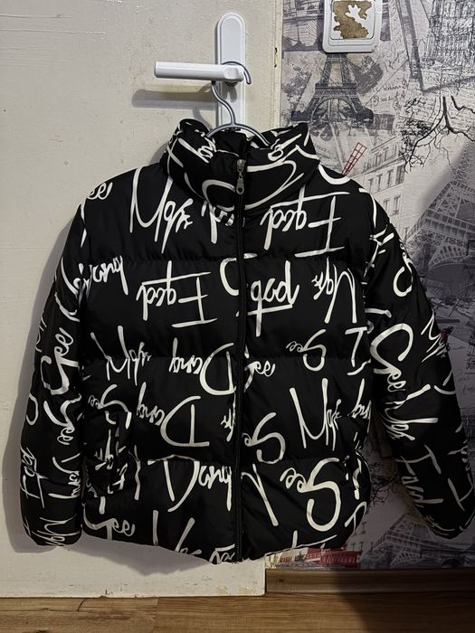 Дамско яке М размер.