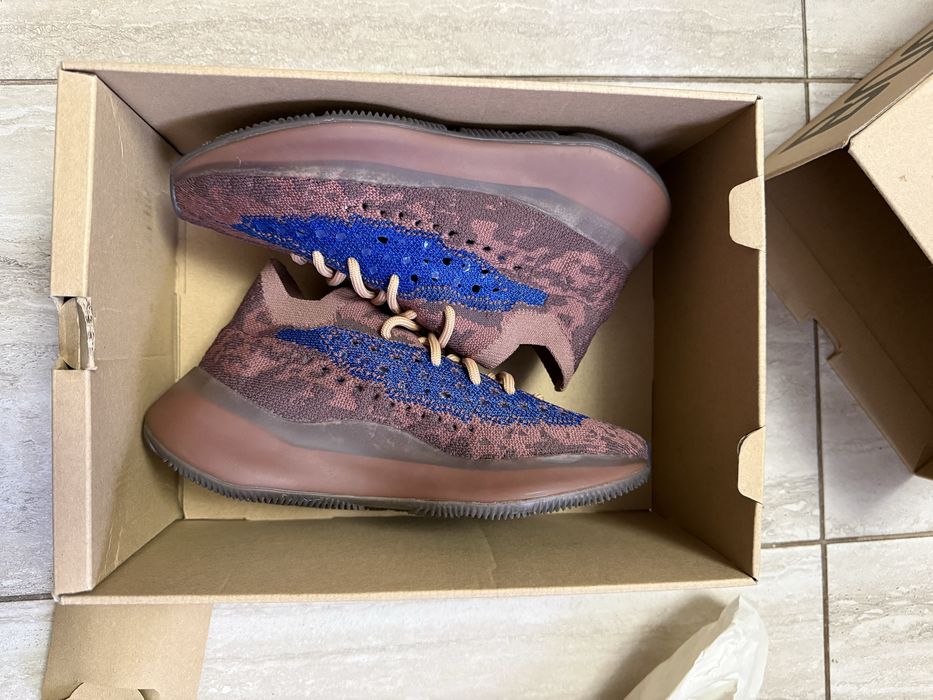Yeezy Bost Noi in cutie