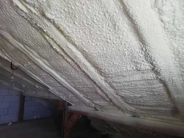 Izolatii profesionala cu spuma poliuretanica