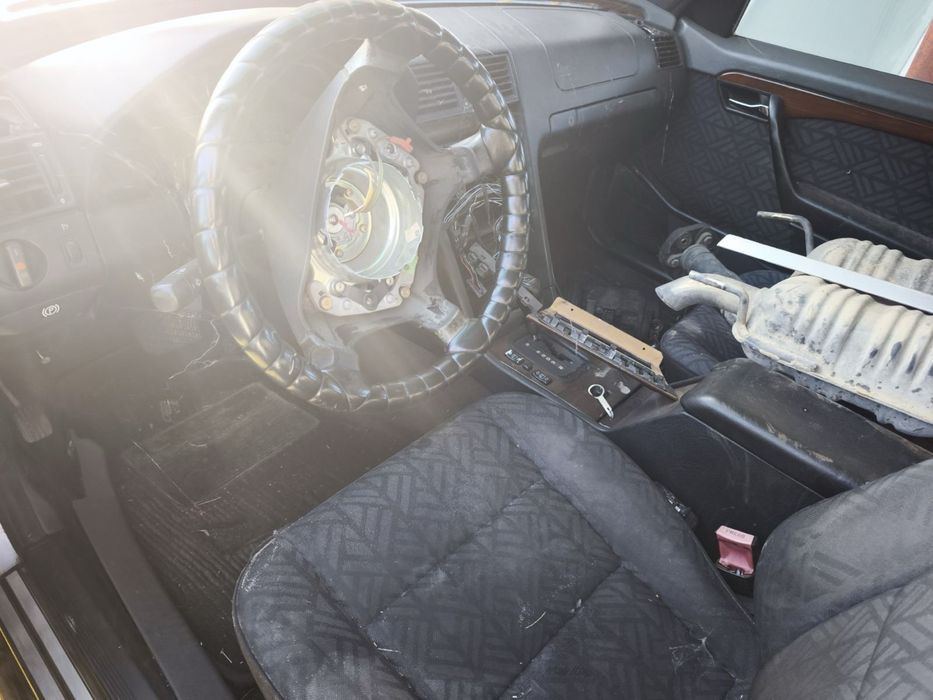 Мерцедес C класа на части