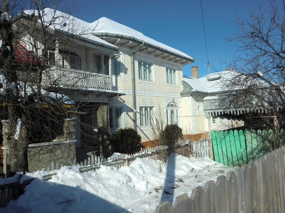 Vând casă cu etaj și teren Vânători Neamț langa Târgu Neamt