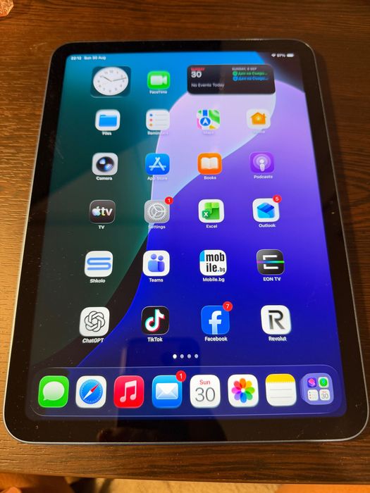 Продавам iPad MD4A4HC/A iPad Wi-Fi 128GB Blue + Apple Pencil