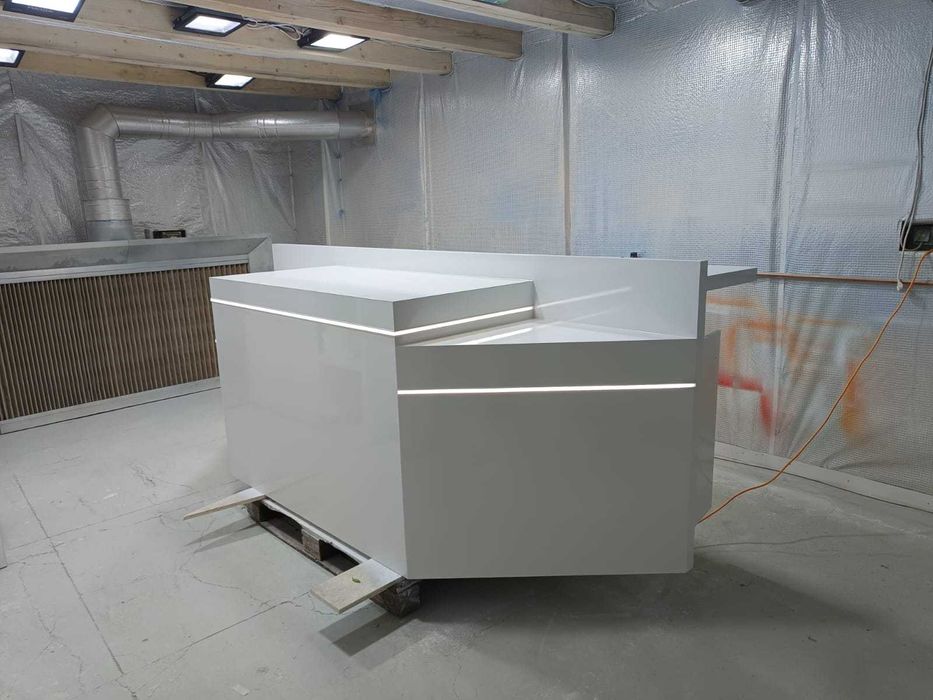 Tejghea/birou recepție modern, alb lucios, LED integrat