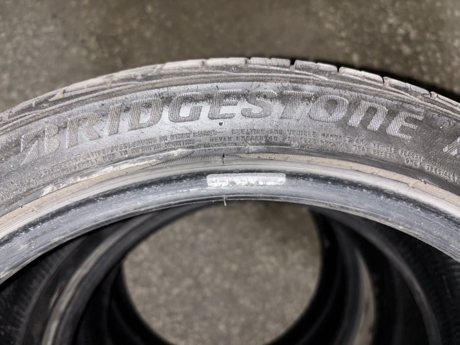 Продам резину Bridgestone  235/40  R19