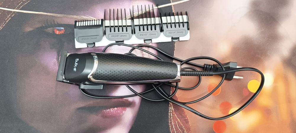 Electronice - masina tuns, aparat curatat porii, placa par, feon