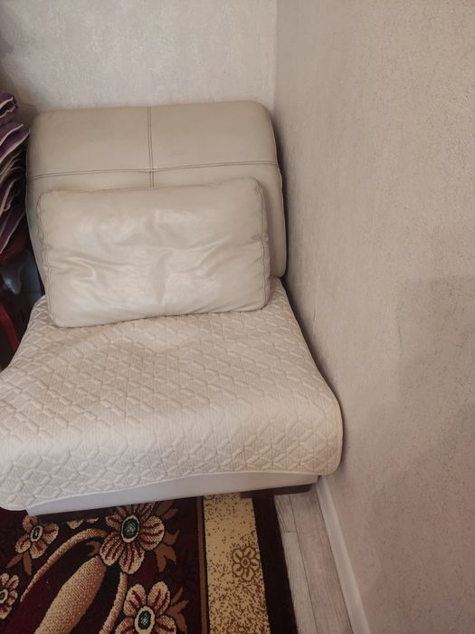 Продам диван, кресло