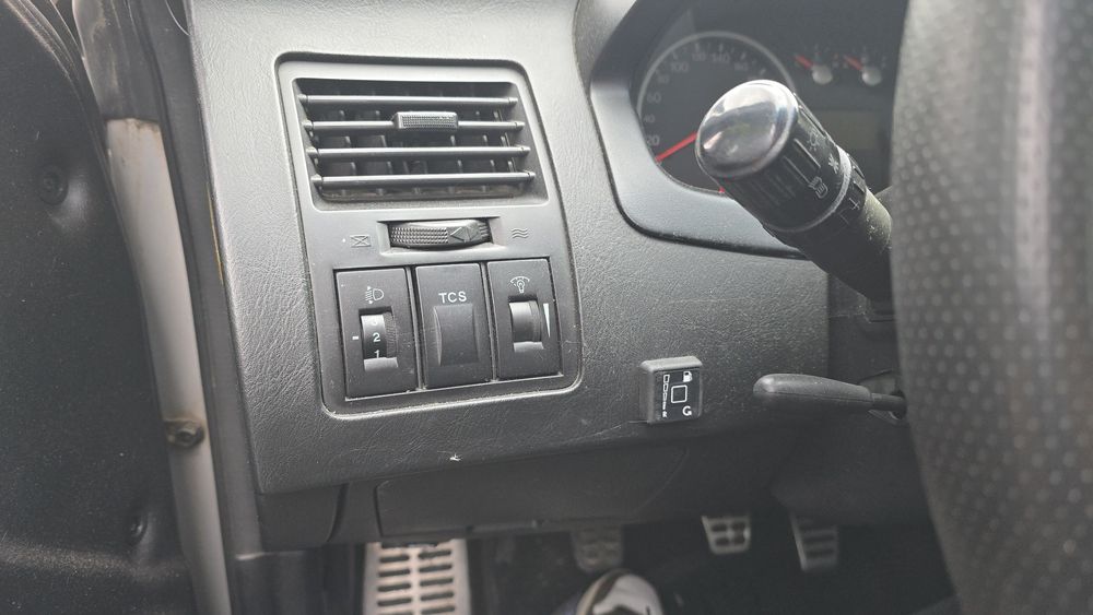 Hyundai  coupe 2.7