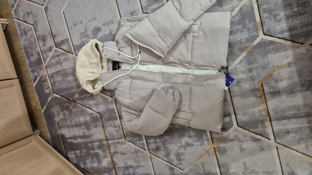 Продаю куртку новая