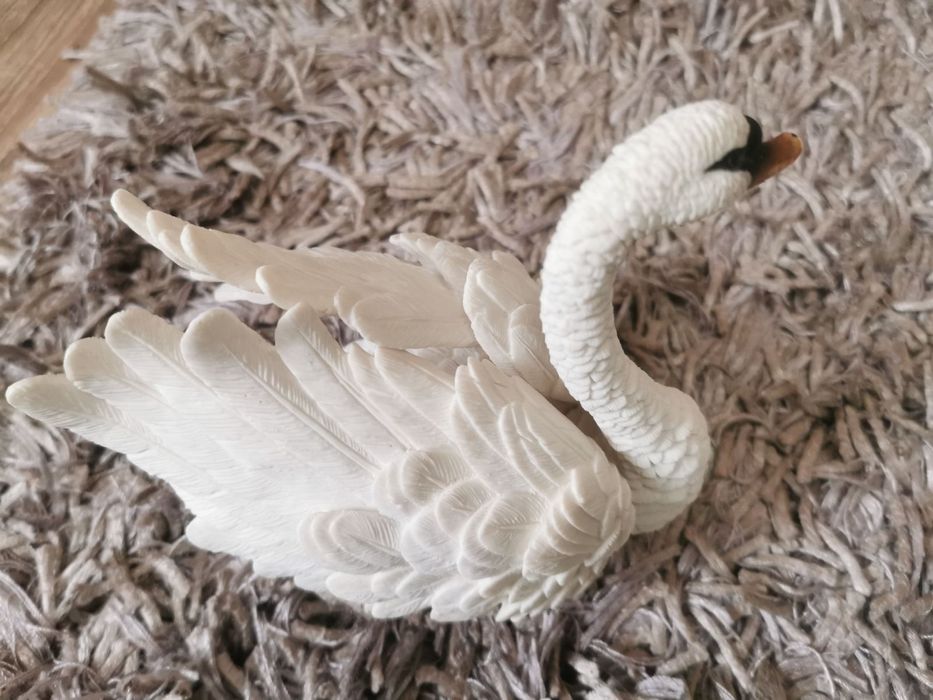 Продавам уникален лебед производство 1996год. Leonardo Colection