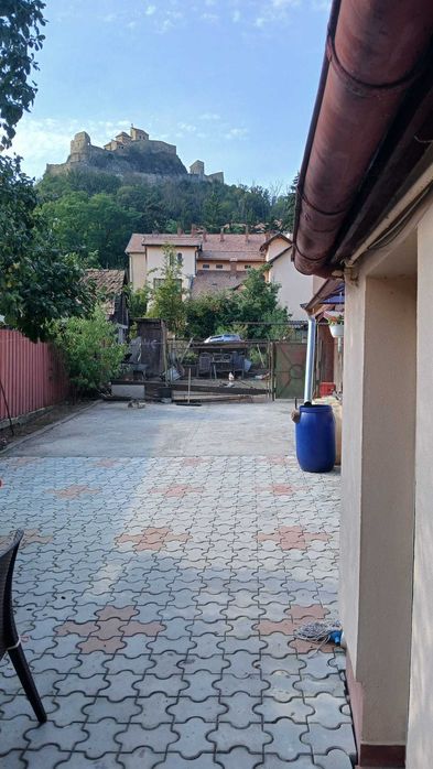 Casă Deosebită de Vânzare în Rupea – Priveliște Spectaculoasă spre Cetate și Confort Modern