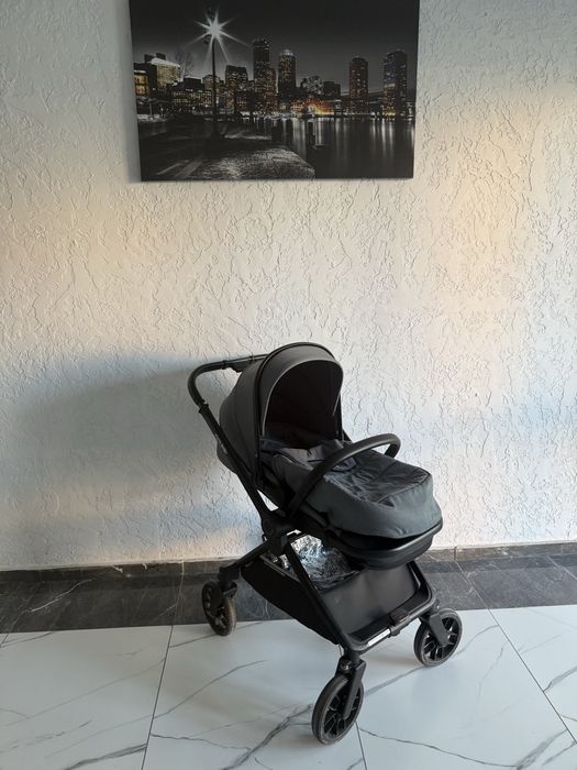 Продам детскую коляску 2 в 1