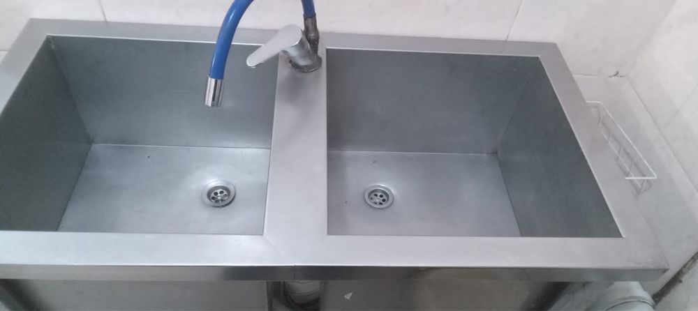 Куханная мойка в столовую