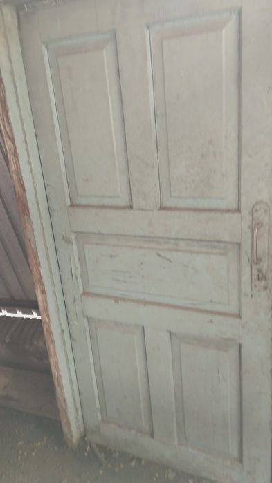 Продам деревянную дверь для бани