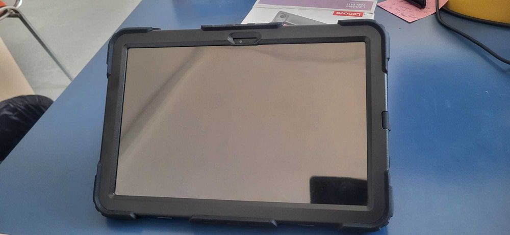 Vand Tableta Lenovo M11 GSM, Stylus, husa Tech Protect