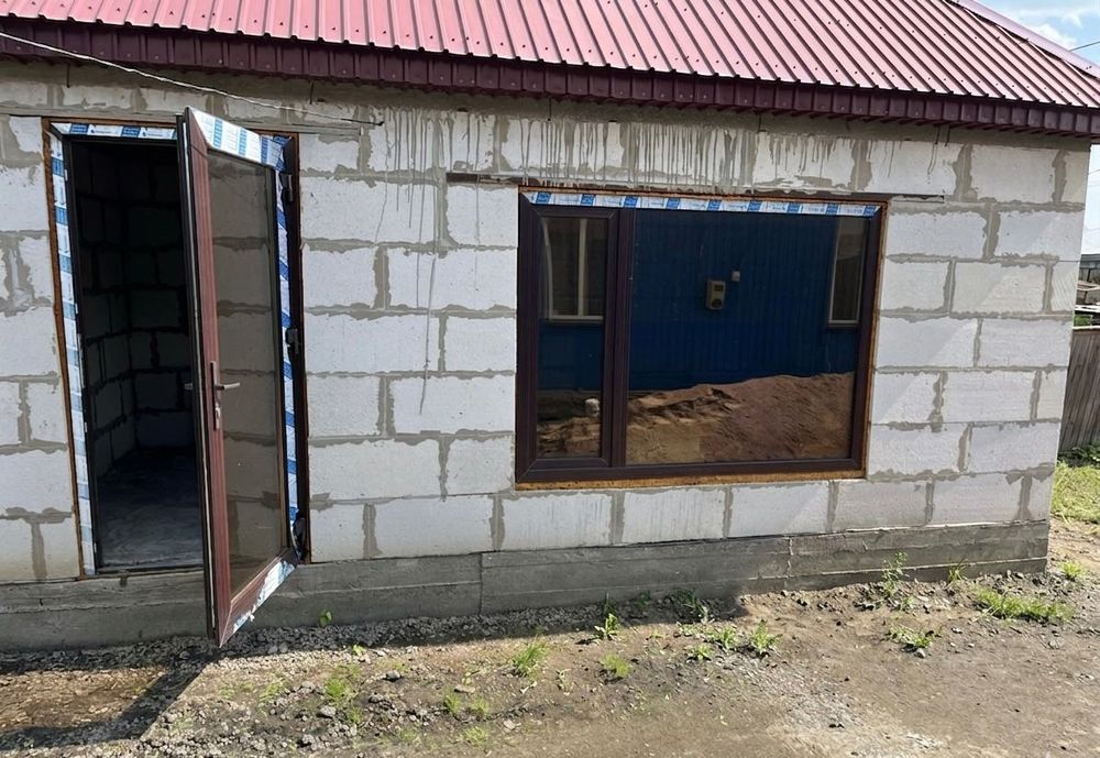 Продается дом с участком и дополнительной постройкой