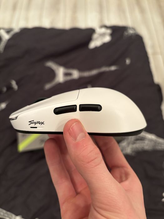 Игровая мышка scyrox v8