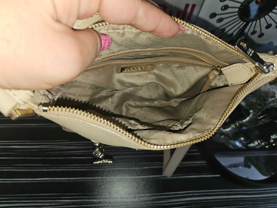 HUGO Boss естествена кожа,Armani Jeans сив лак,DKNY с дълга дръжка