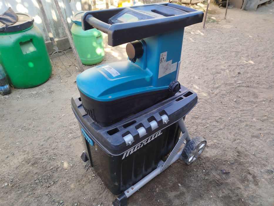 Tocător crengi Makita UD2500, 2500W