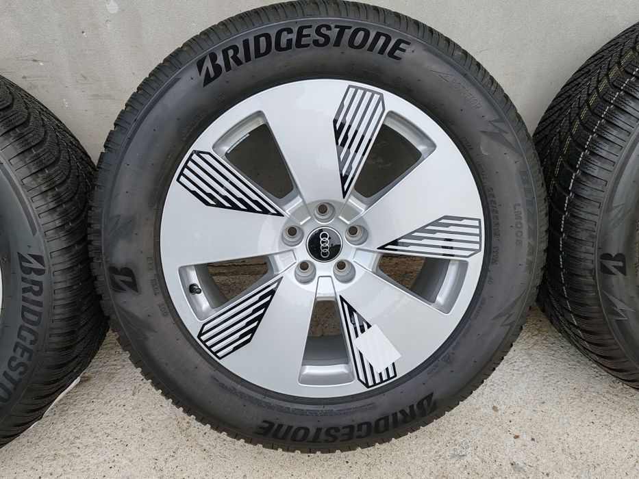 Ауди 19 цола, Audi Q7 E-tron