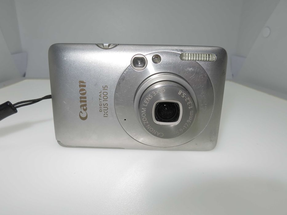 Canon Digital IXUS 100 ултра компактен фотоапарат камера, комплект