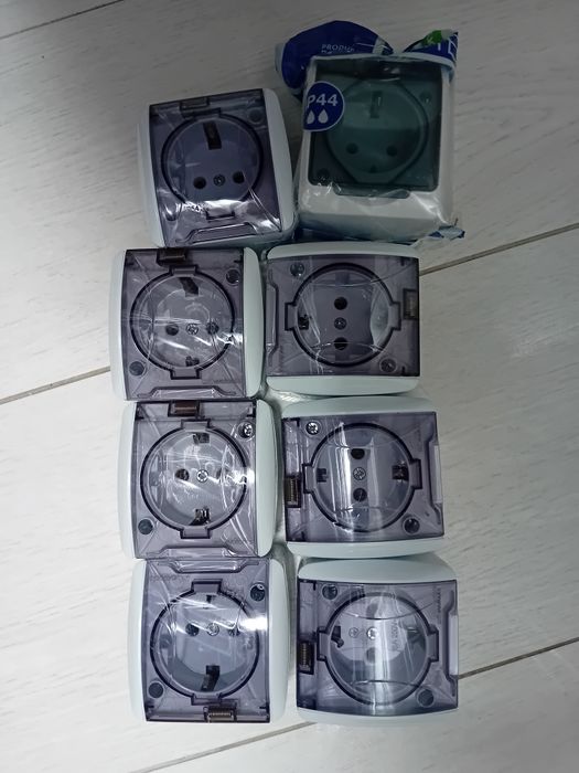 Priza simpla cu capac