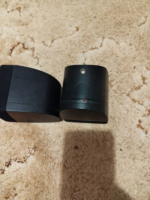 Sateliți bose  de perete