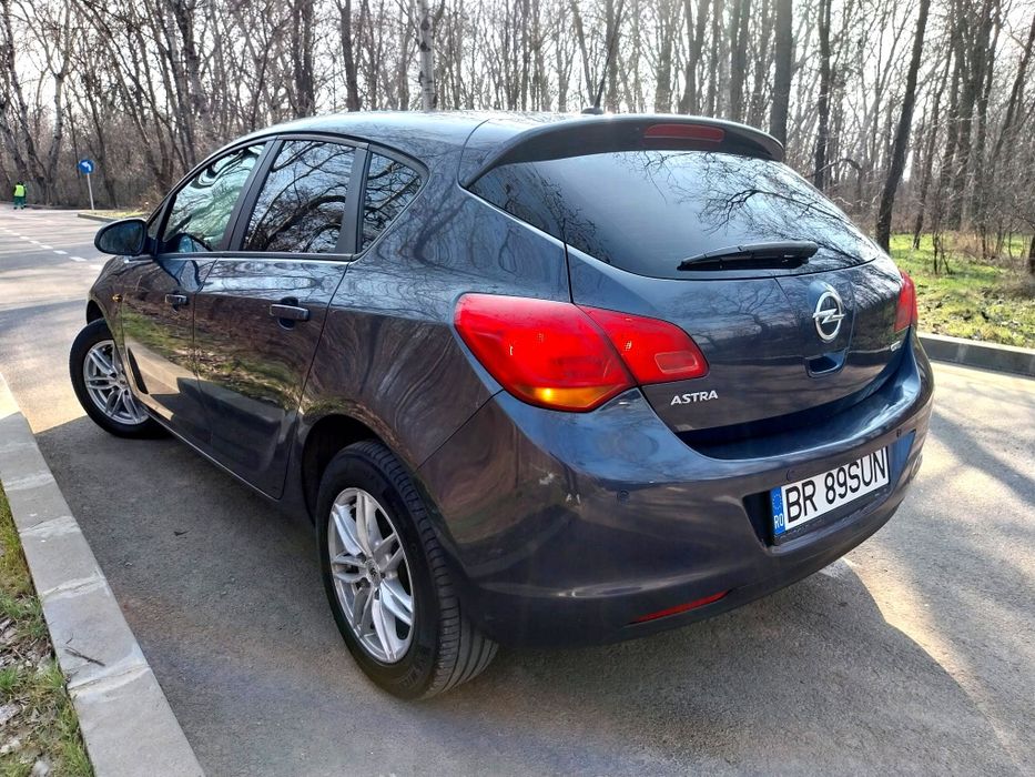 Opel Astra J 1.7 cdti 2010