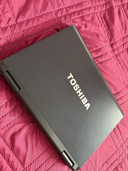 Лаптоп Toshiba Satellite L40 - 18W