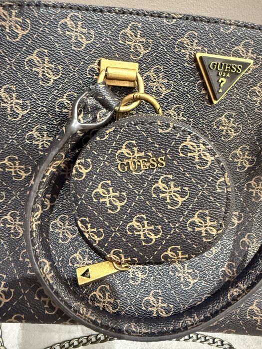 Оригинална чанта Guess