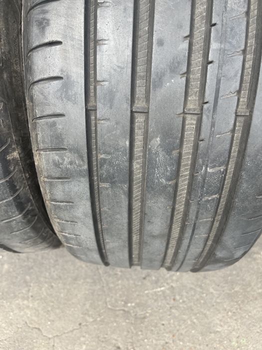 2 бр. летни гуми 235/35/19 GoodYear DOT 0618 5 mm