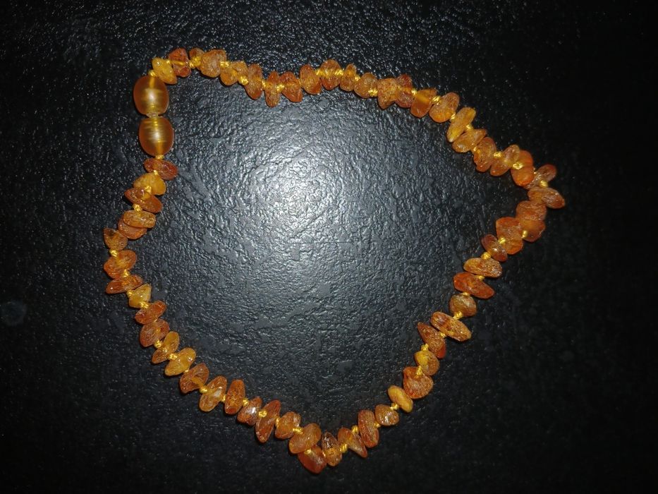 Детско герданче от кехлибар