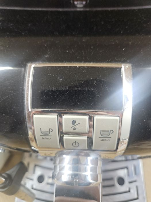 Кафемашина Saeco Syntia – Компактен пълен автомат