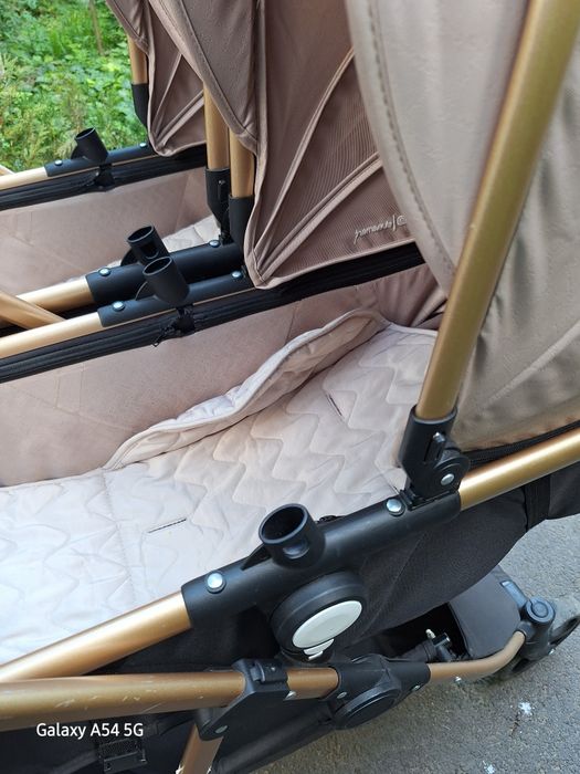Carucior ChipoLino  pentru gemeni