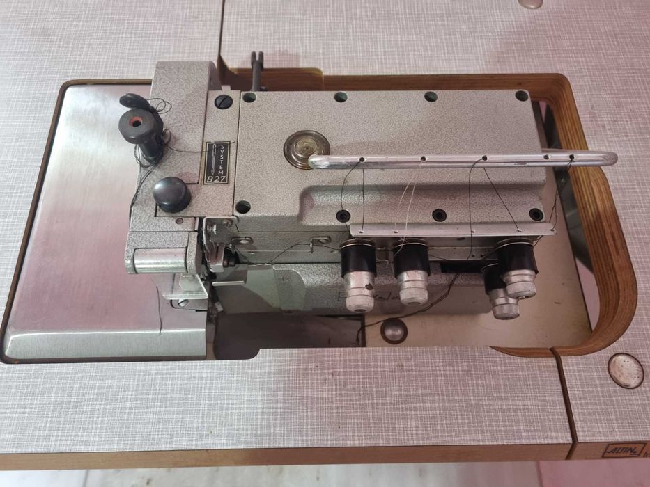 Универсальный аверлок Германия новый