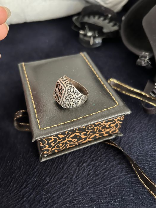 Ручное ювелирное изделие из серебра 929 пробы