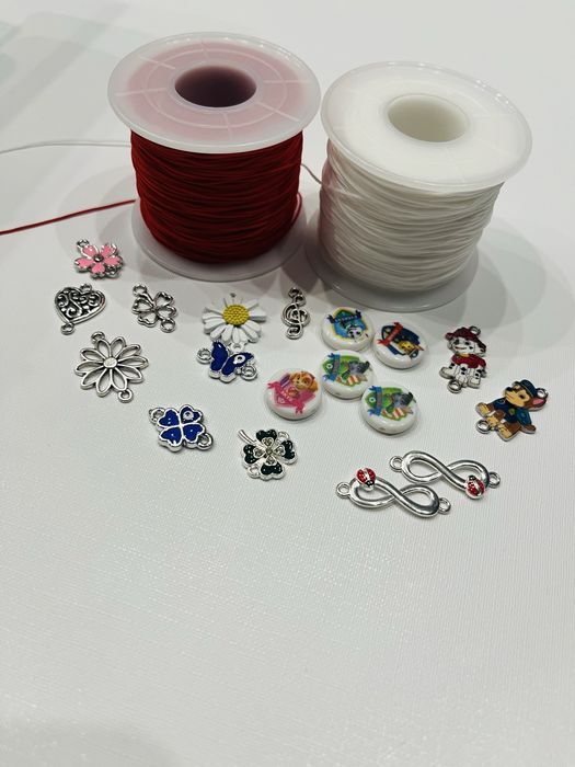 Ръчно плетени мартеници