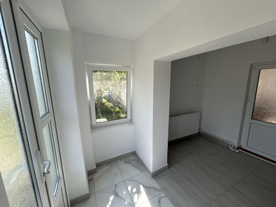 P.F. Ofer spre închiriere casă recent renovată, aproape de orașul Târgu Neamț