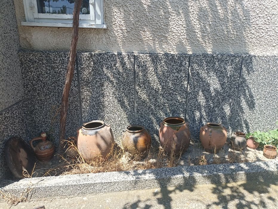 Стари грънци за престижна къща с двор!За ценители.