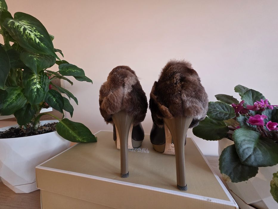 Високи токчета на Italo balestri, комбинация естествена кожа с косъм