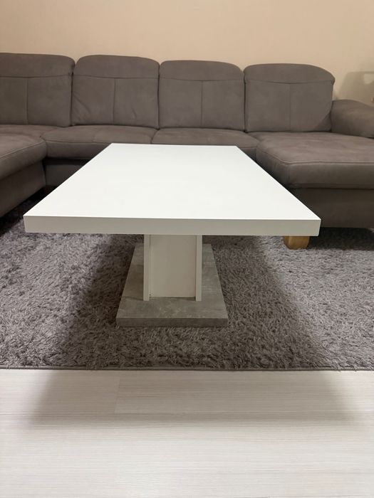 Холна маса - използвана,но в перфектно състояние