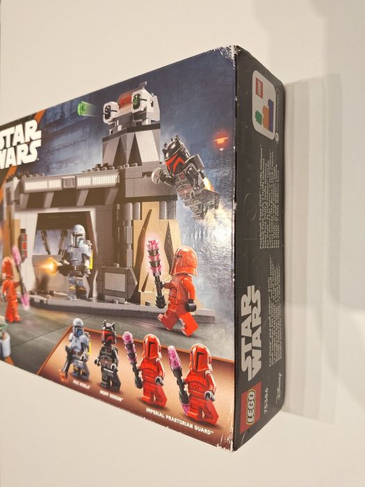 LEGO Star Wars 75386 Paz Vizsla and Moff Gideon Battle