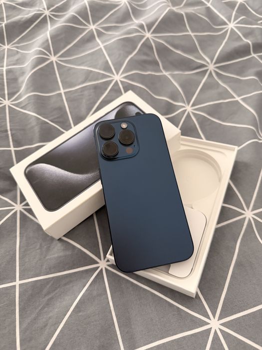 Vand iphone 15 pro 256 gb