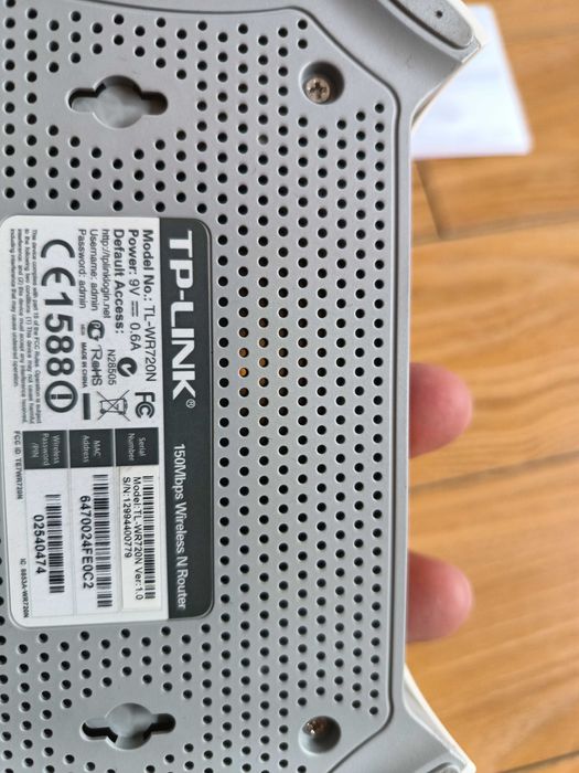 3 router :TP-LINK TL-WR841N/ Tp-Link TL-WR720N/ Cisco E900