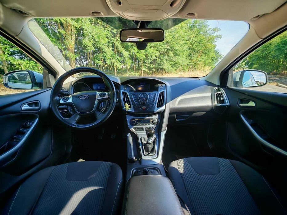 Ford Focus 1.6 TDCi (115 CP) – Masina Intretinuta! Cititi Anuntul .Dublu Climatronic ,  2 seturi roti. Pachet Iarna 192000 KM Reali