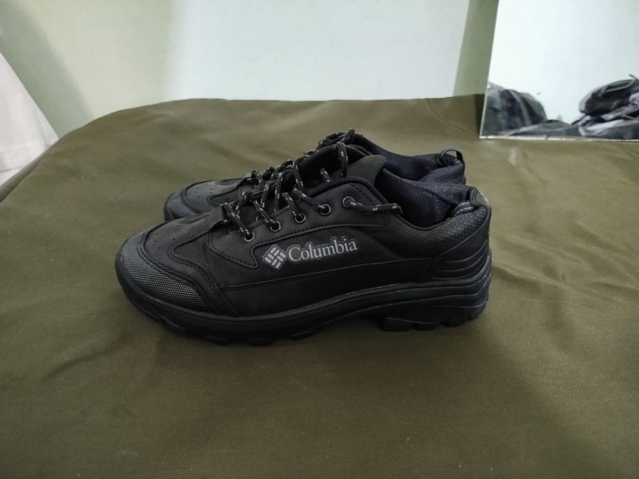 Продам кожаные кроссовки.