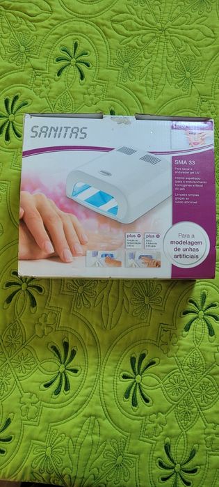 Lampa pentru uscare unghii