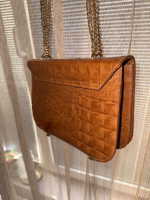 Дамска чанта естествена кожа.